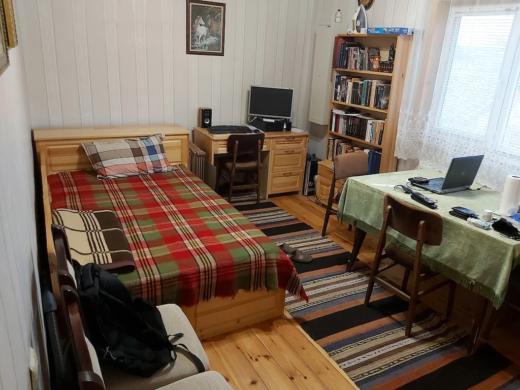 Мебели за дневна от чам